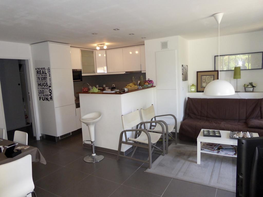 Apartament Les Enganes Fréjus Zewnętrze zdjęcie